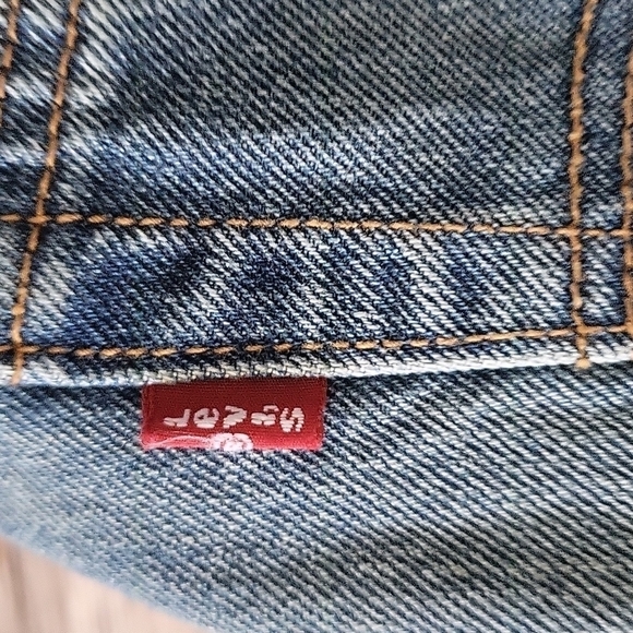 Levi's relaxed fit medium wash jeans with 31" inseam - Picture 8 of 14